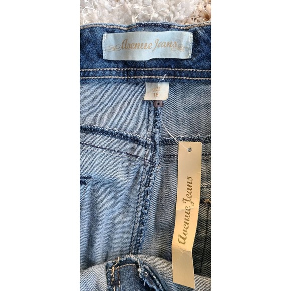 NWT Avenue Floral Embroidered Jeans Size 18 - Picture 6 of 6